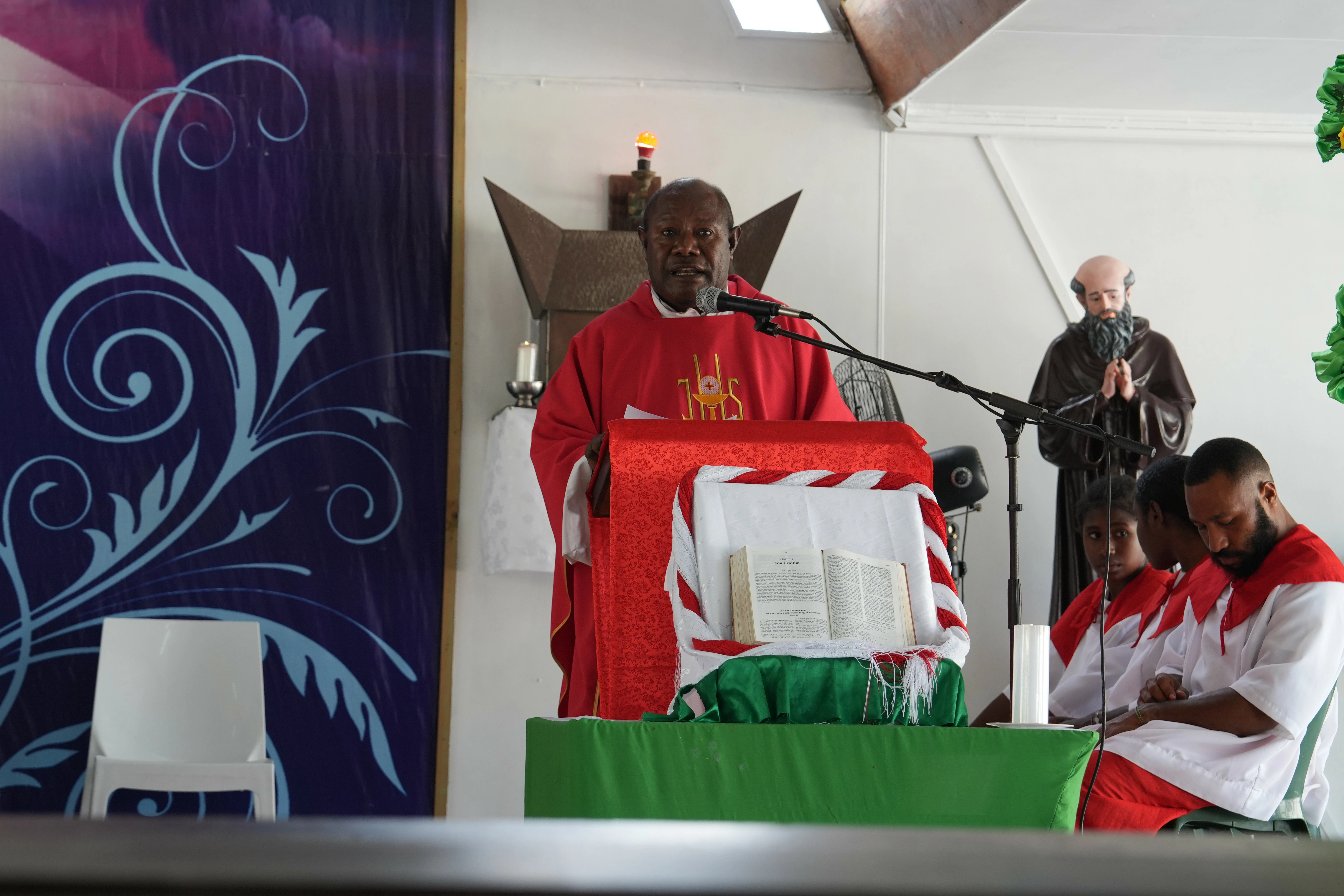 DWU marks 30th Anniversary with Thanksgiving  MASS and Wewak FLOAT